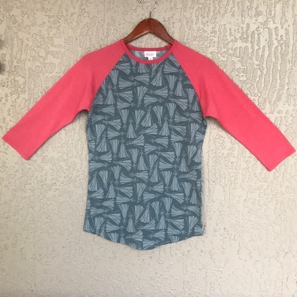 LuLaRoe Raglan Sleeves Disney‎ Princess Aurora Print Randy Top - Picture 3 of 9